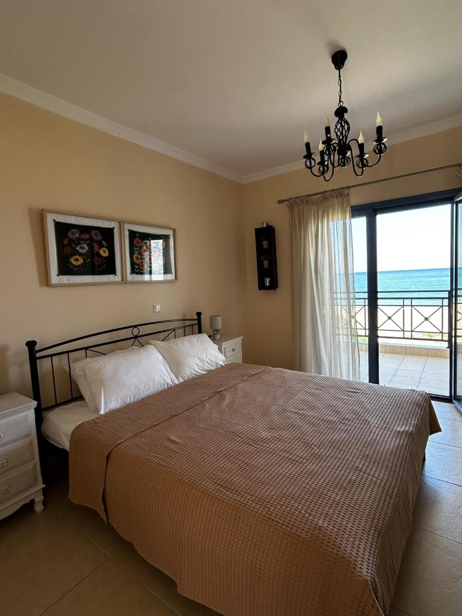 Beachfront Apartments カルパトス エクステリア 写真