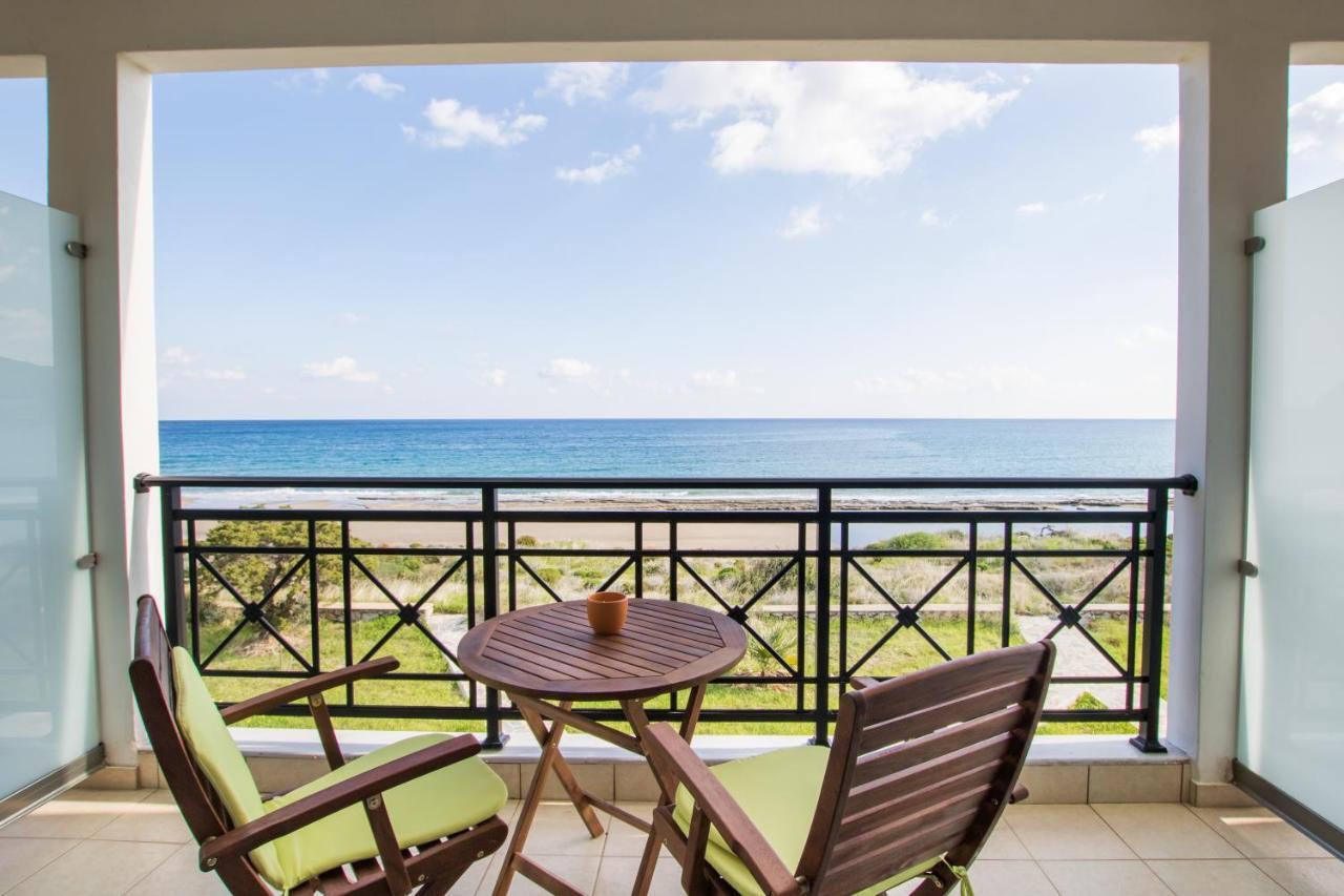 Beachfront Apartments カルパトス エクステリア 写真