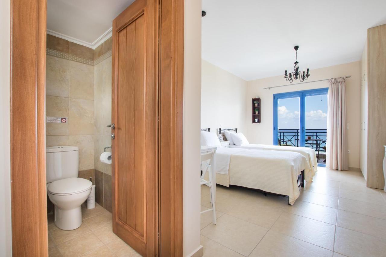 Beachfront Apartments カルパトス エクステリア 写真