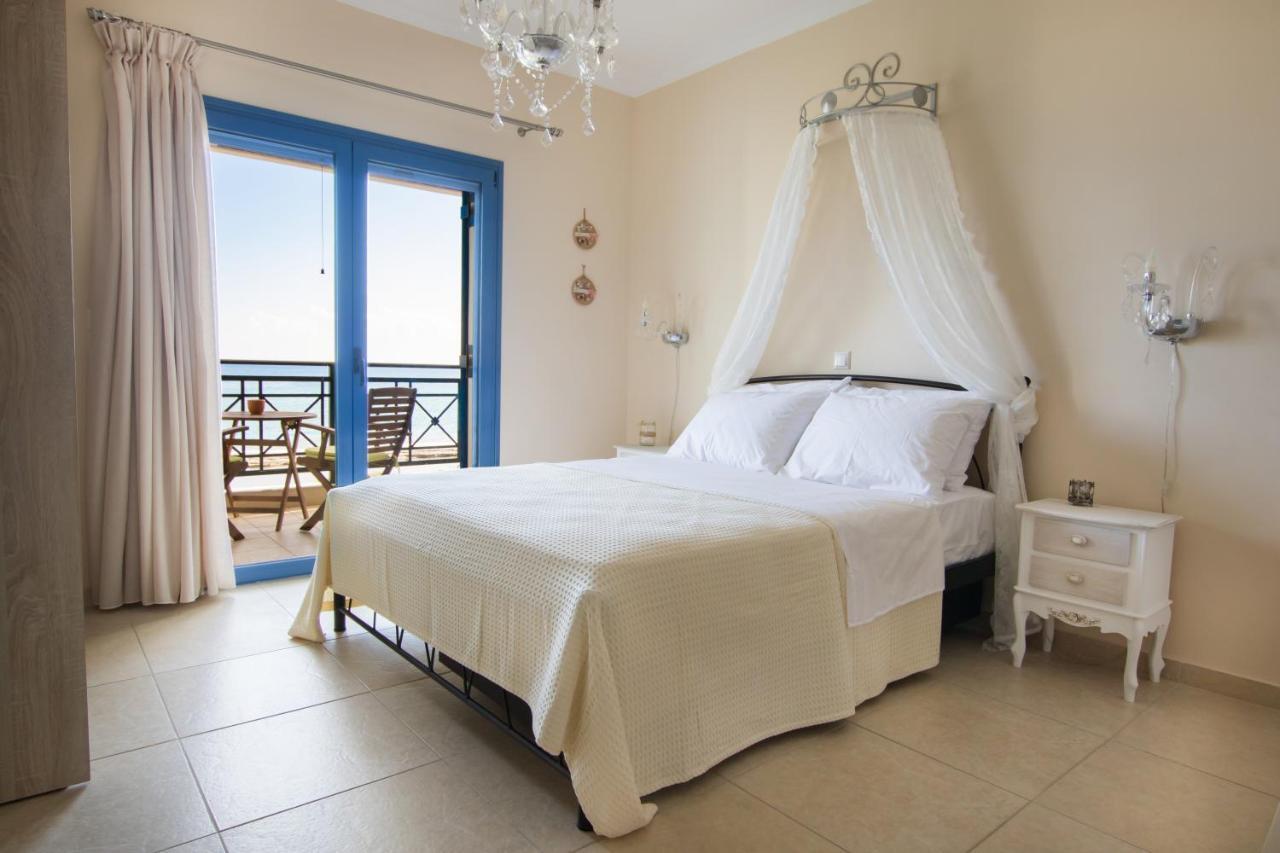 Beachfront Apartments カルパトス エクステリア 写真
