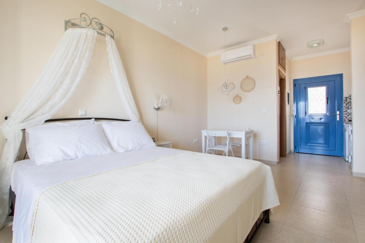 Beachfront Apartments カルパトス エクステリア 写真