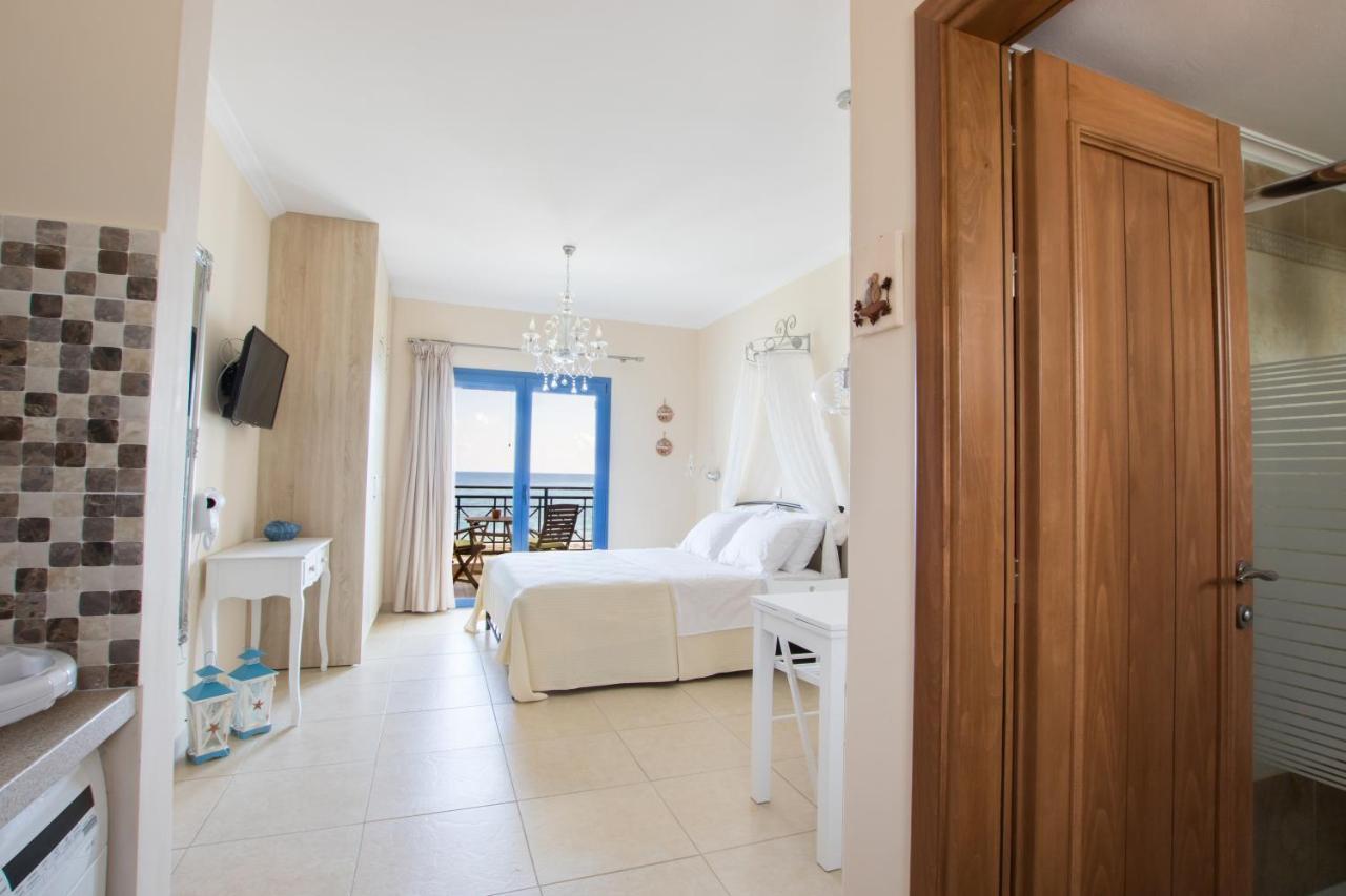 Beachfront Apartments カルパトス エクステリア 写真